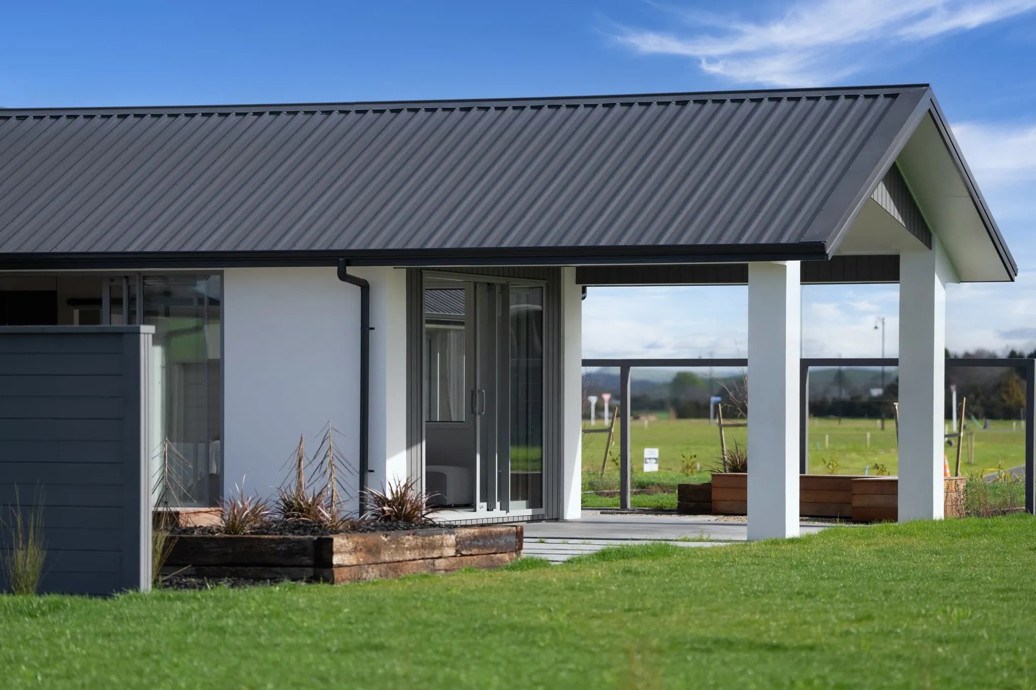 Sherwin build, longrun roofing with fascia and spouting